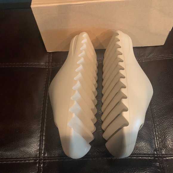 Mens size 11 Yeezy Slide \